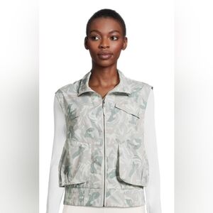 Avia Women's Camouflage Vest in Gray and White